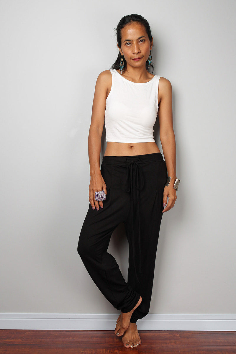 GET THE LOOK : BLACK HAREM PANTS ARE CLASSIC !!! WWW.SHOPPUBLIK.COM #BLACK # HAREM #PANTS #CLASSI…