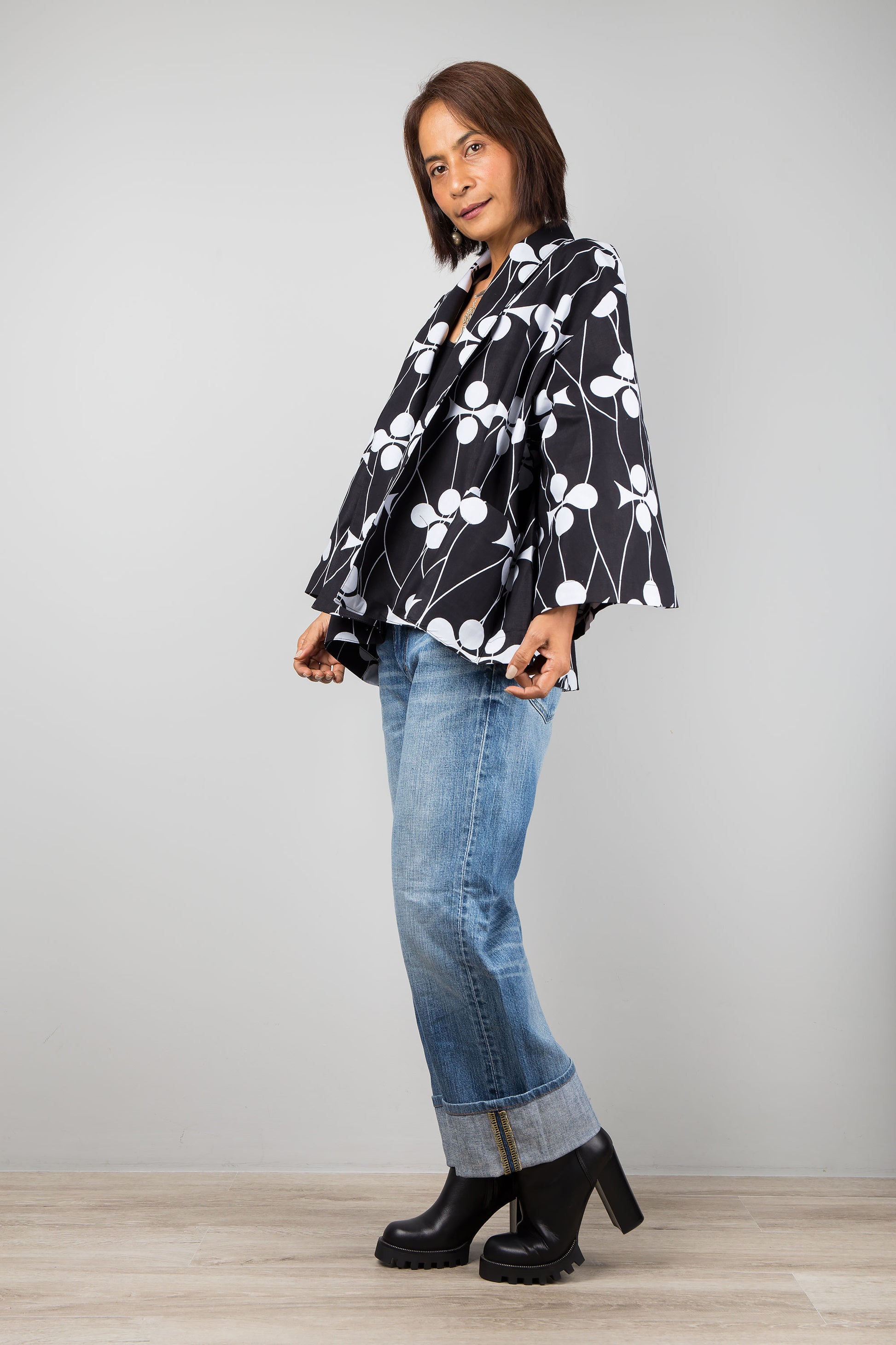 Ankara jacket top by Nuichan. Short black and white kimono jacket with pockets