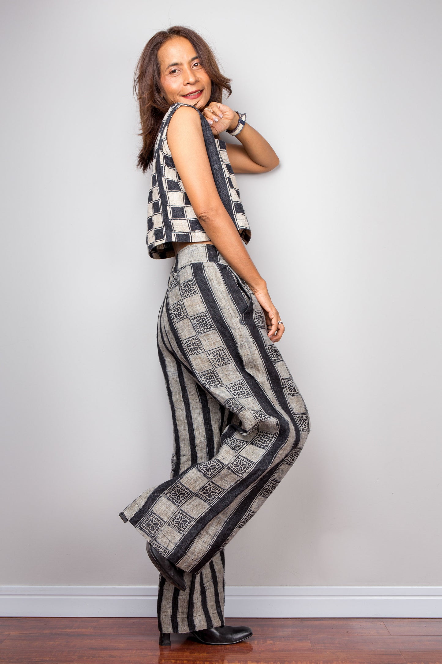 Hemp trousers and matching sleeveless top by Nuichan