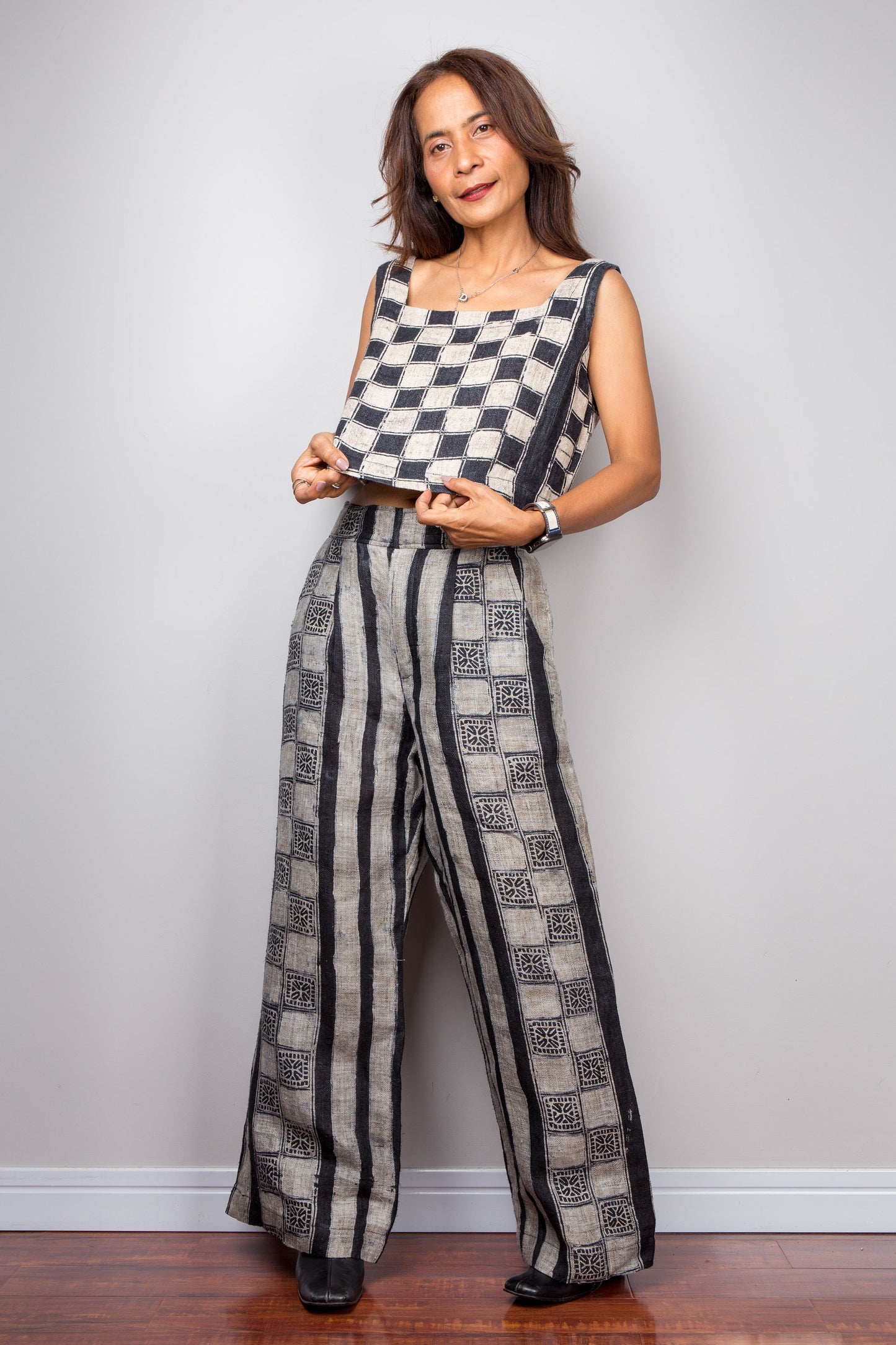 Hemp trousers and matching sleeveless with square design by Nuichan