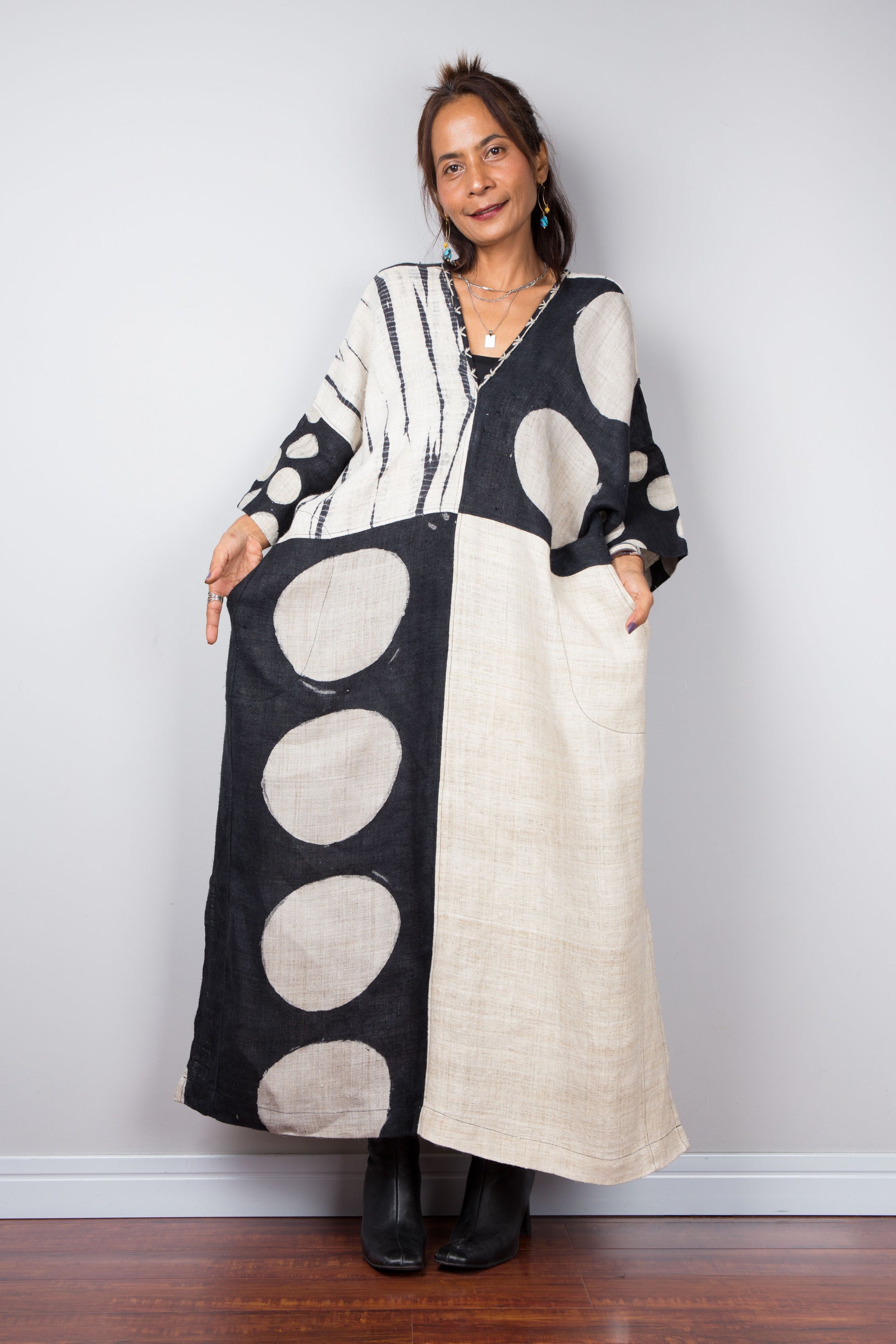 Kaftan with white polka dot and shibori dyed top part. Hemp dress by Nuichan