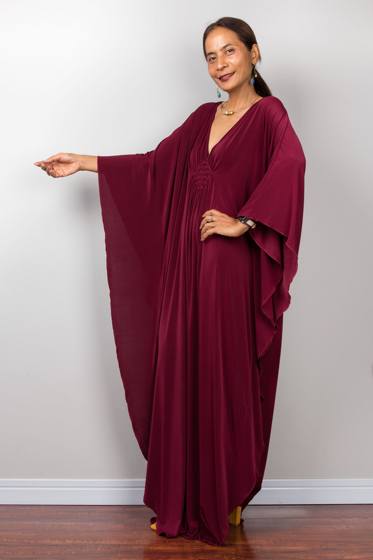 Burgundy kaftan dress with v neck and long sleeves