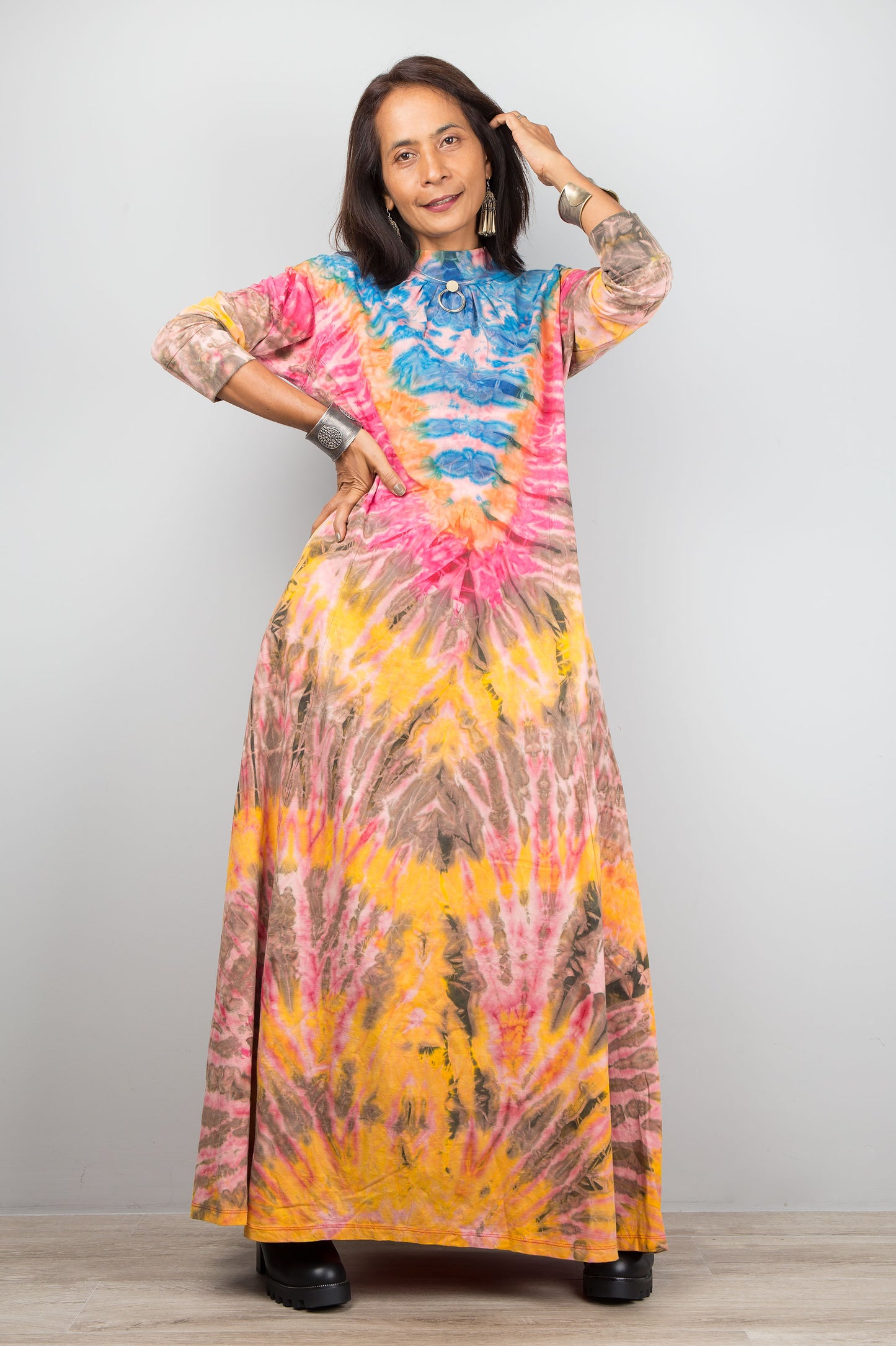 Tie dye maxi dress with long sleeves and inseam pockets.  Tie dye by Nuichan