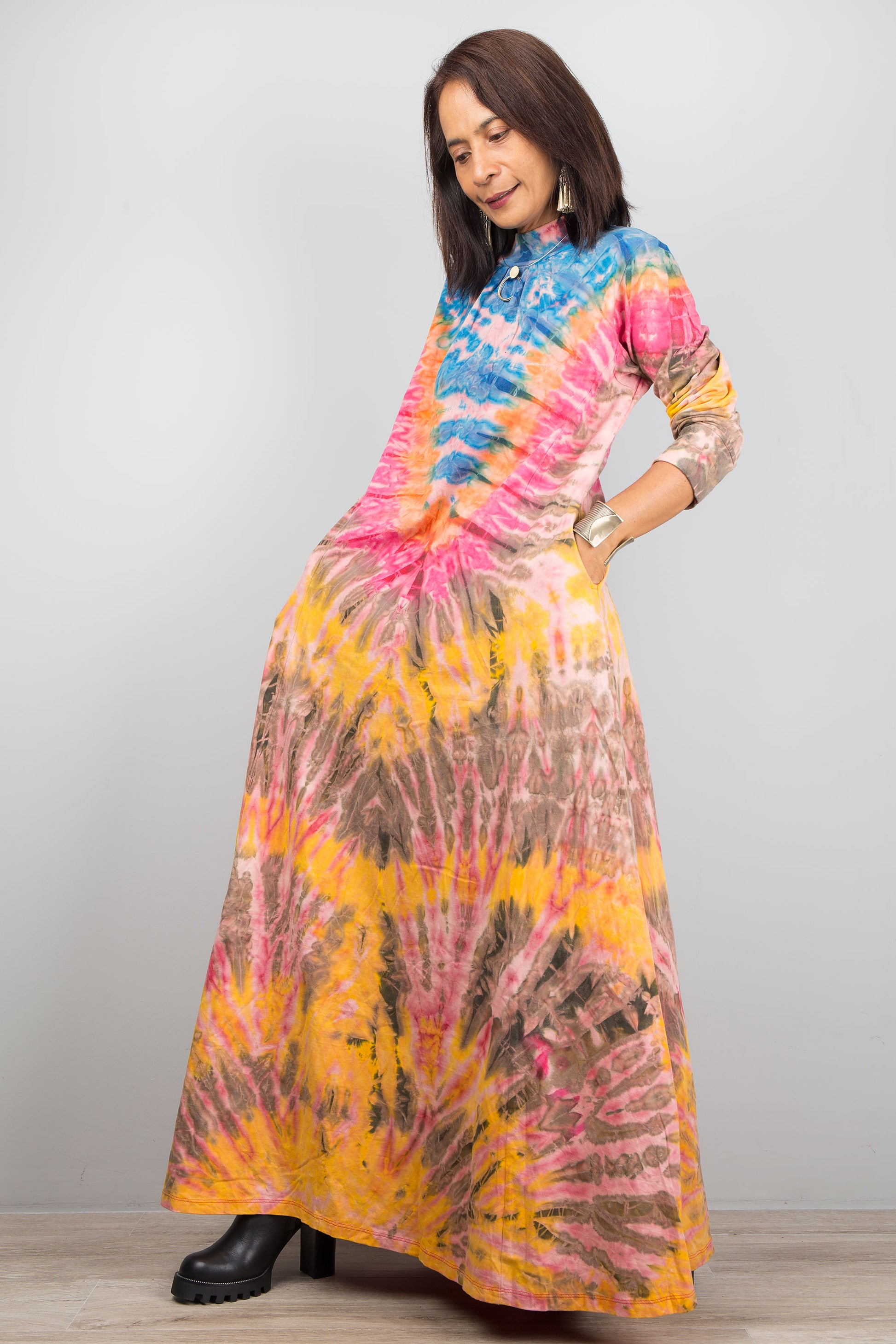 Long sleeve tie dye maxi dress by Nuichan.  Tie dye dress with inseam pockets