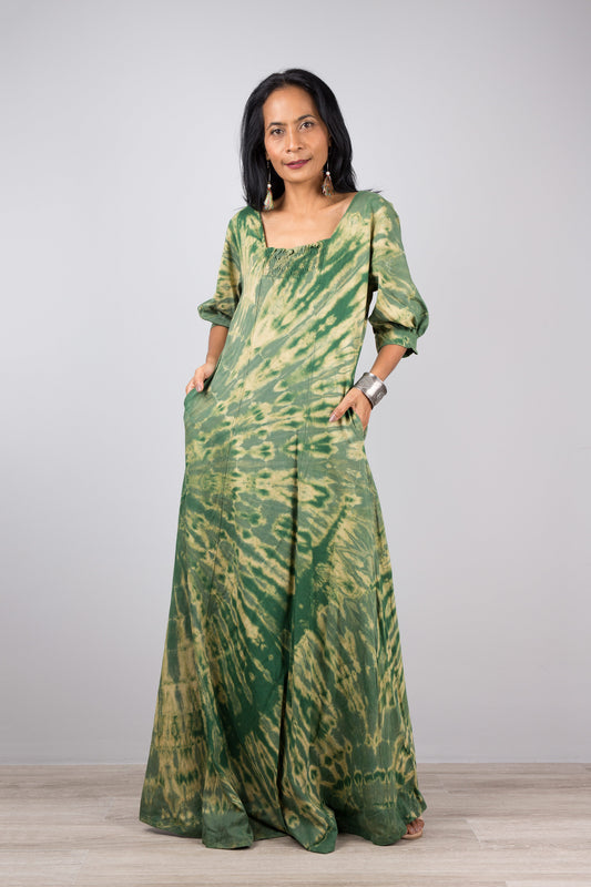 Green tie dye maxi dress with 3/4 sleeves and pockets