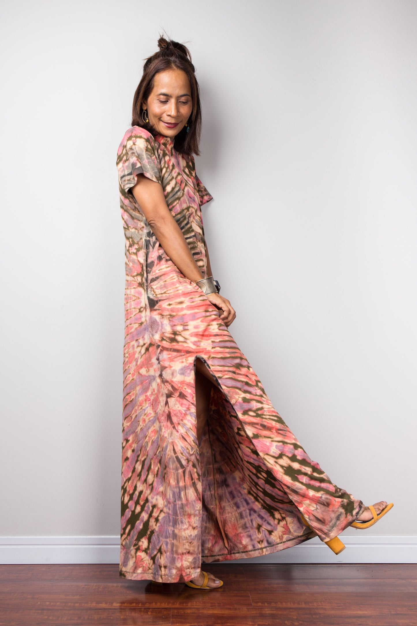 tie dye split thigh dress with inseam pockets.  Short sleeve maxi dress by Nuichan