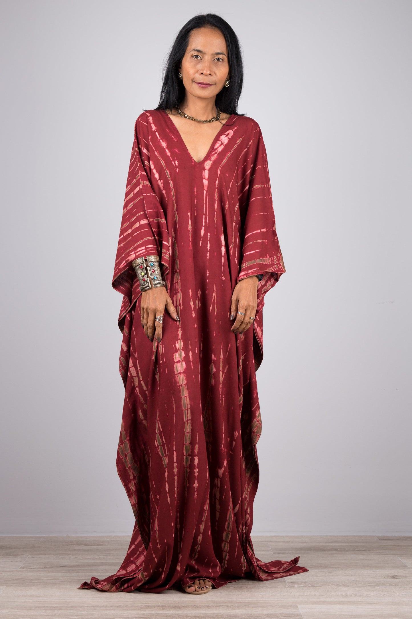 Tie dye kaftan dress in burgundy - front view