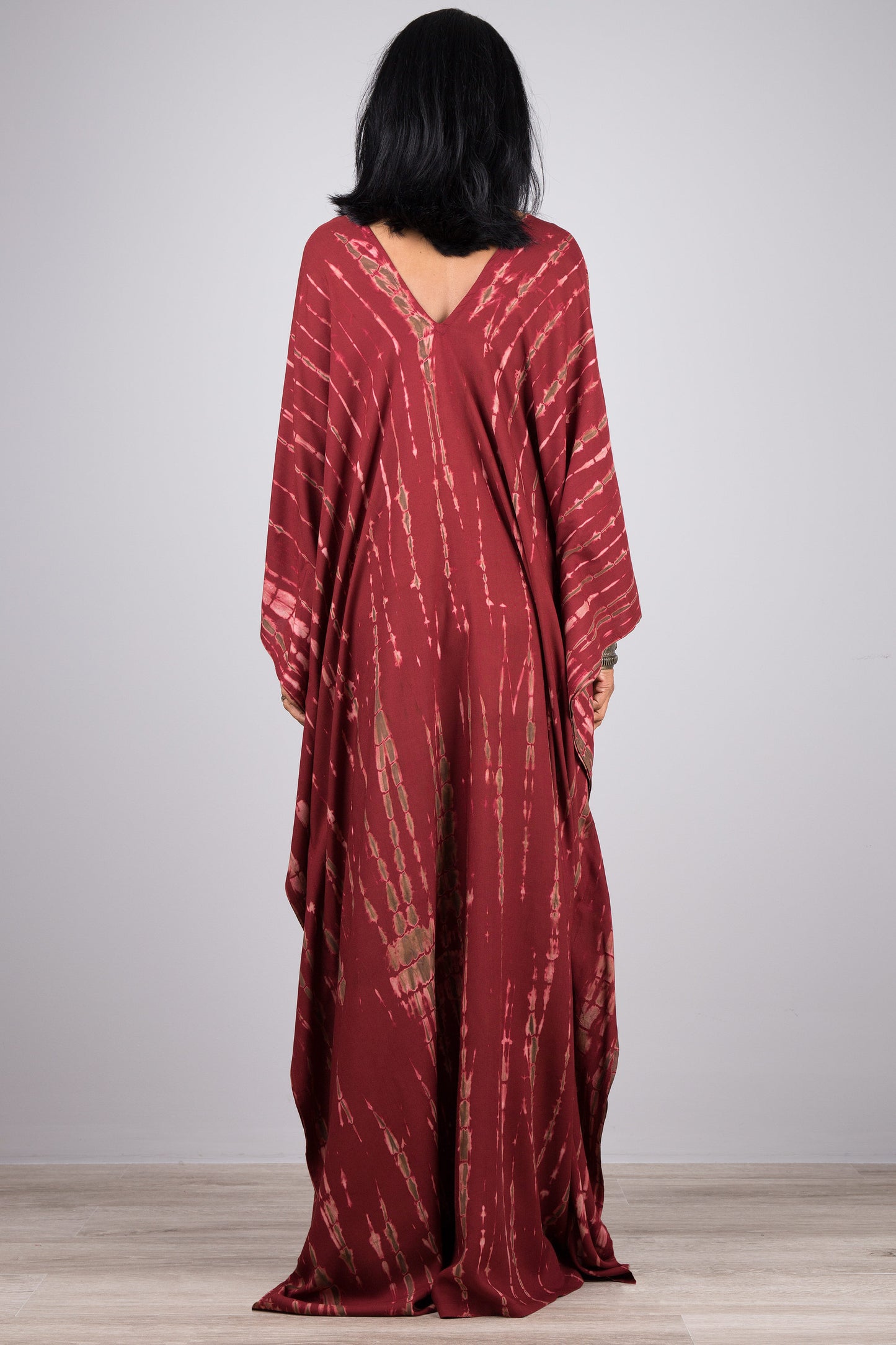 Tie dye kaftan dress in burgundy - back view