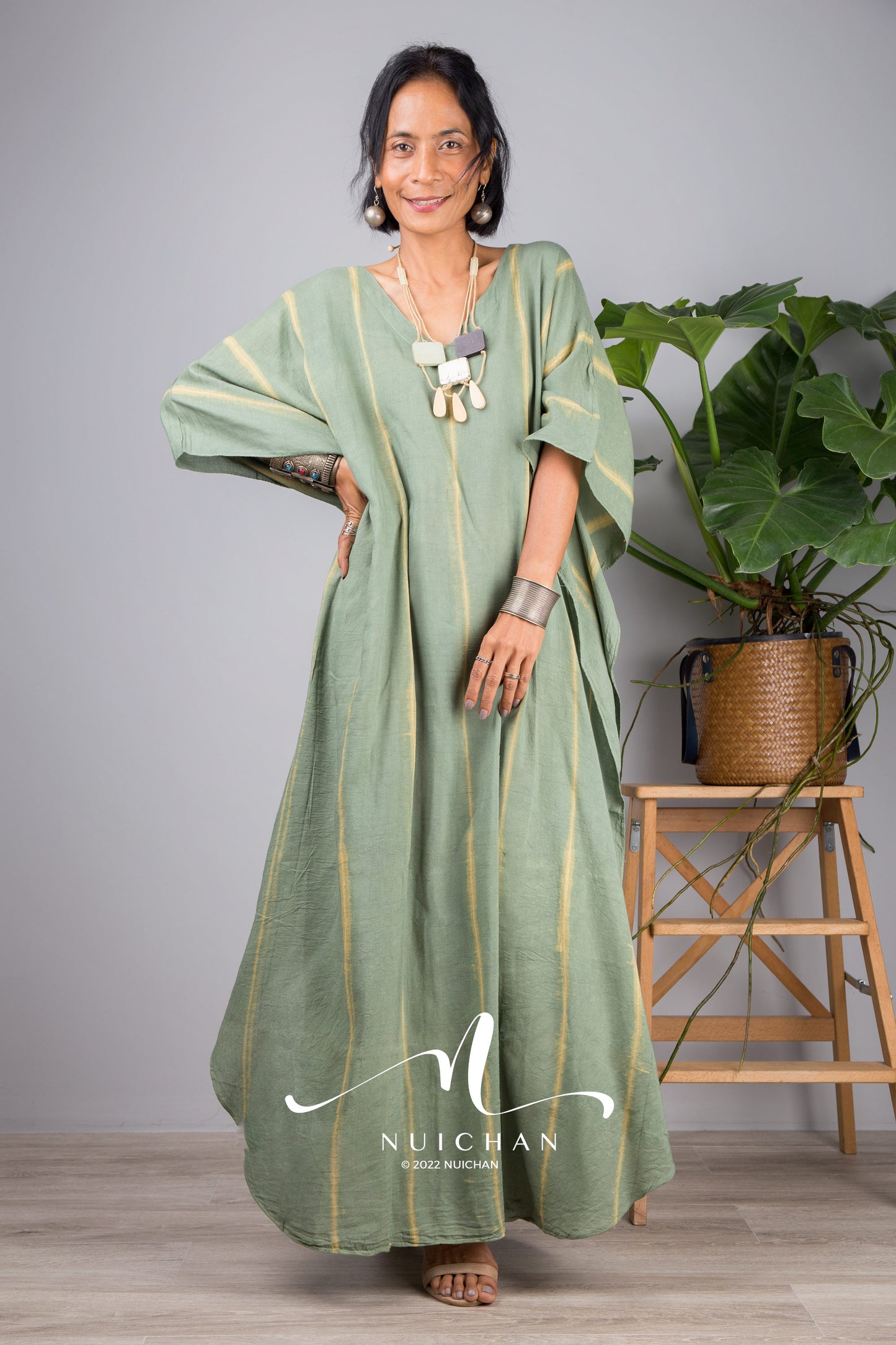 Nuichan Women Tie dye kaftan. Green tie dye dress