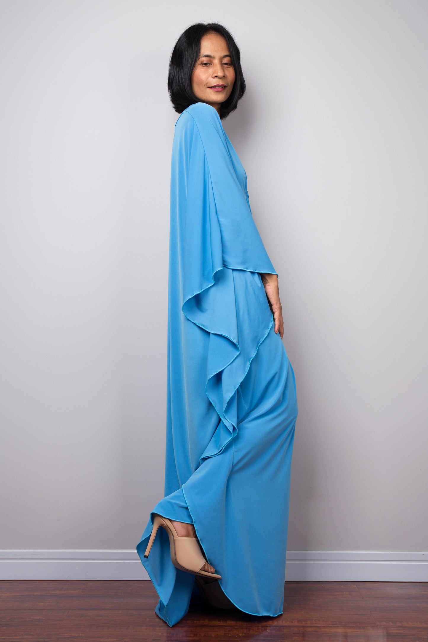 Baby blue kaftan dress by Nuichan (sideview)