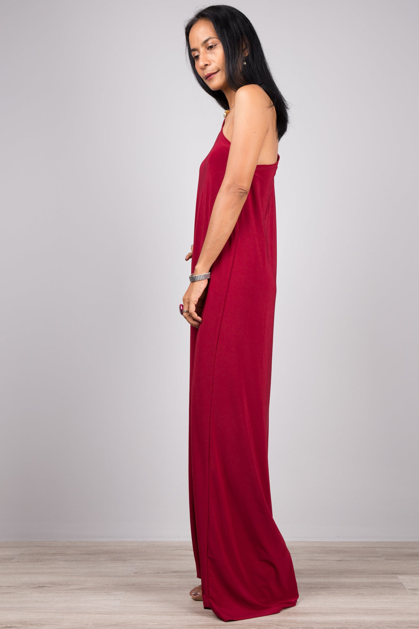 Long red one shoulder dress by Nuichan - Side view