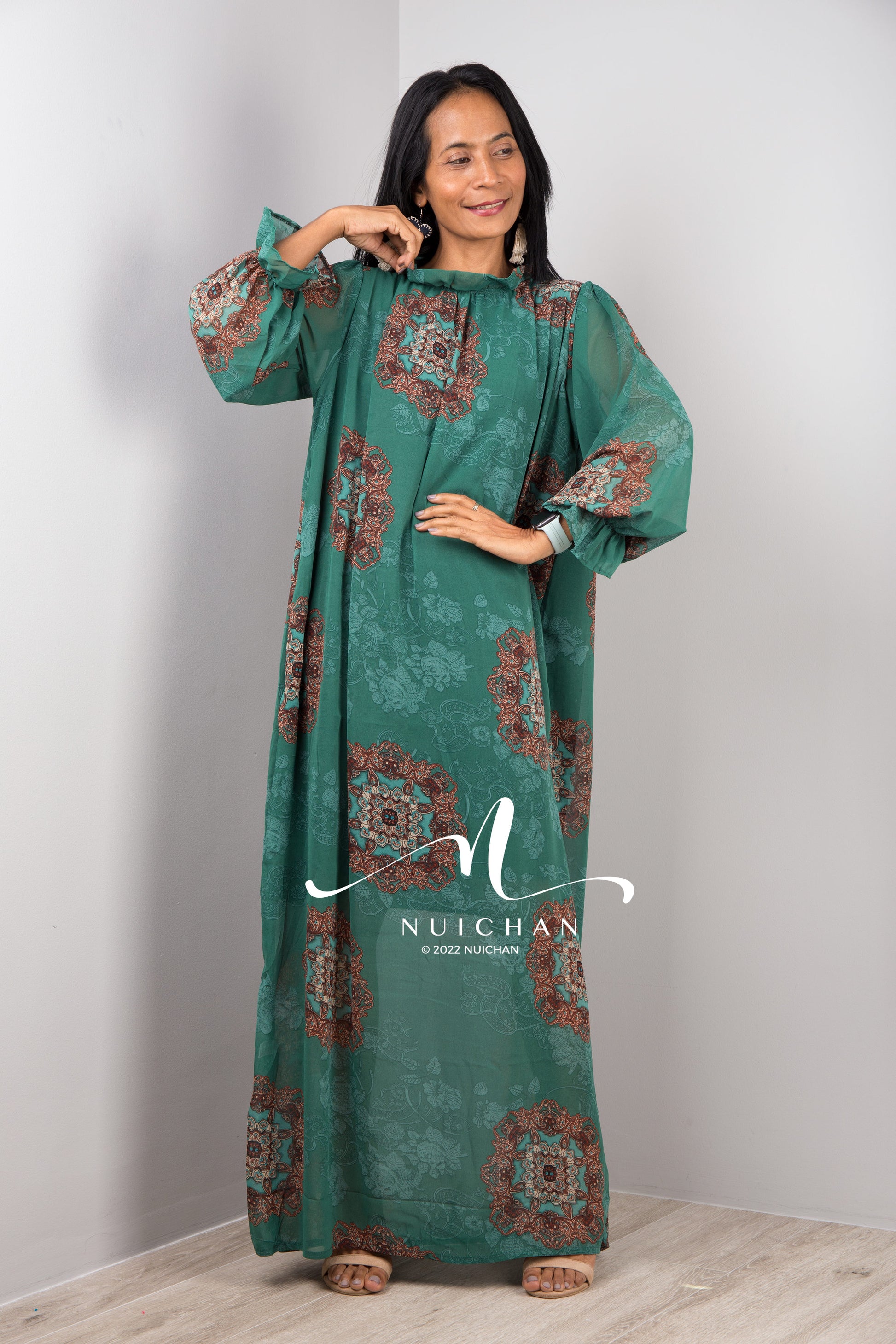 Nuichan women's chiffon maxi dress, long sleeve dress in green.