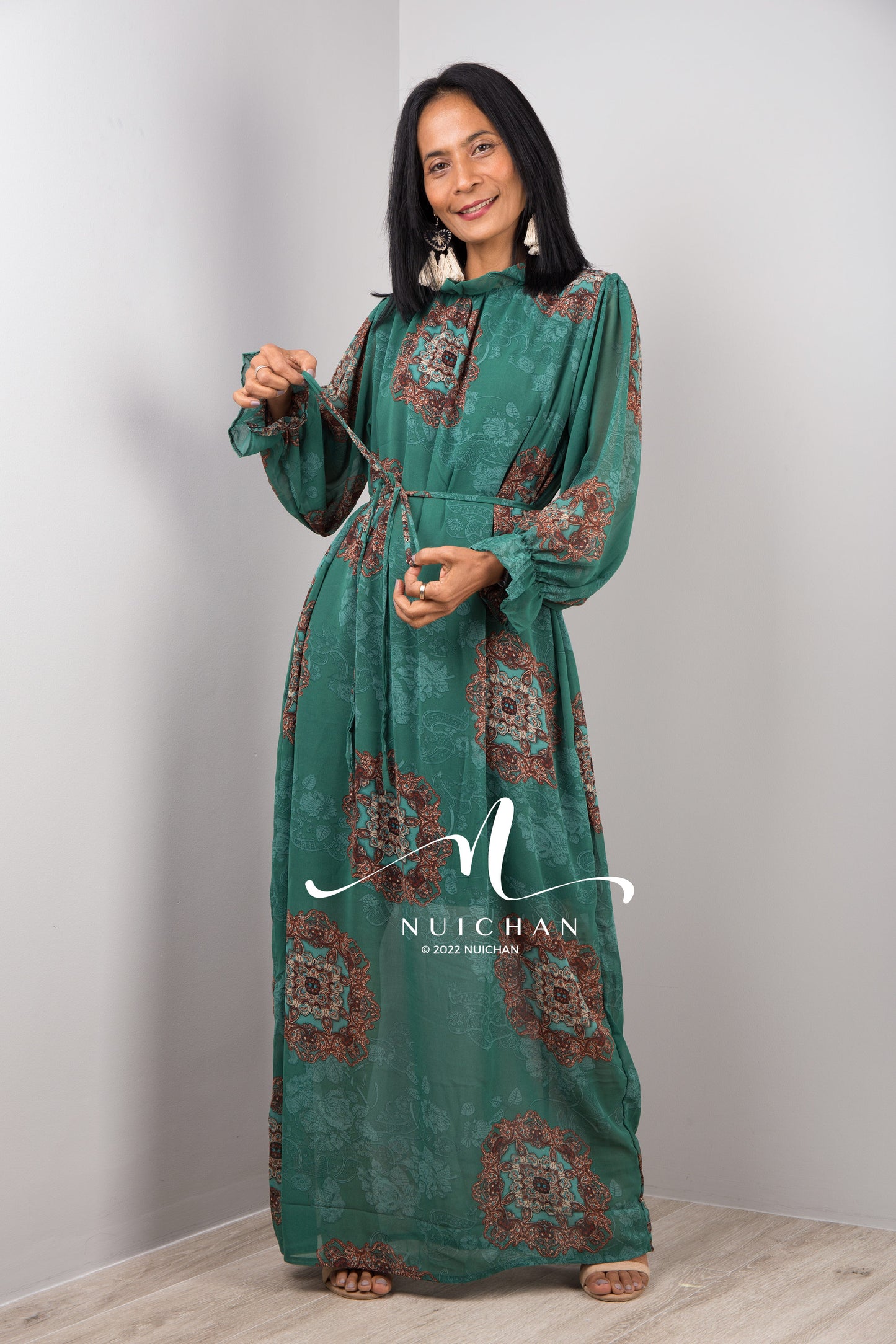 Nuichan women's chiffon maxi dress, long sleeve dress in green.