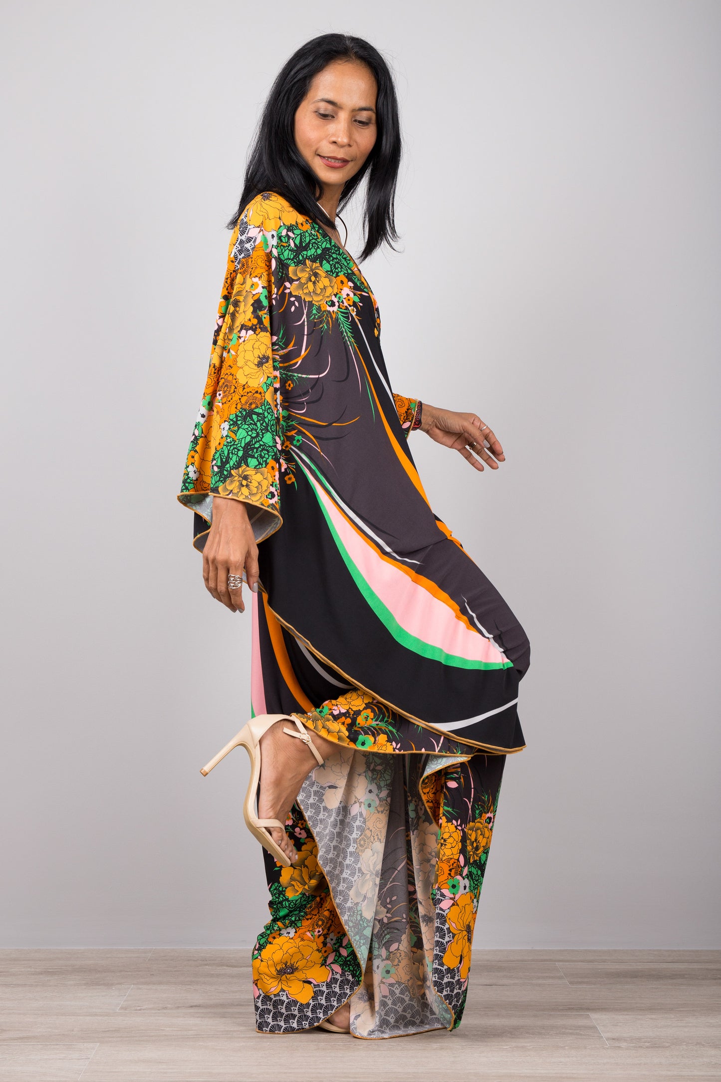 Floral kaftan dress | Buy Flower print Maxi & Midi Dresses online from Nuichan.