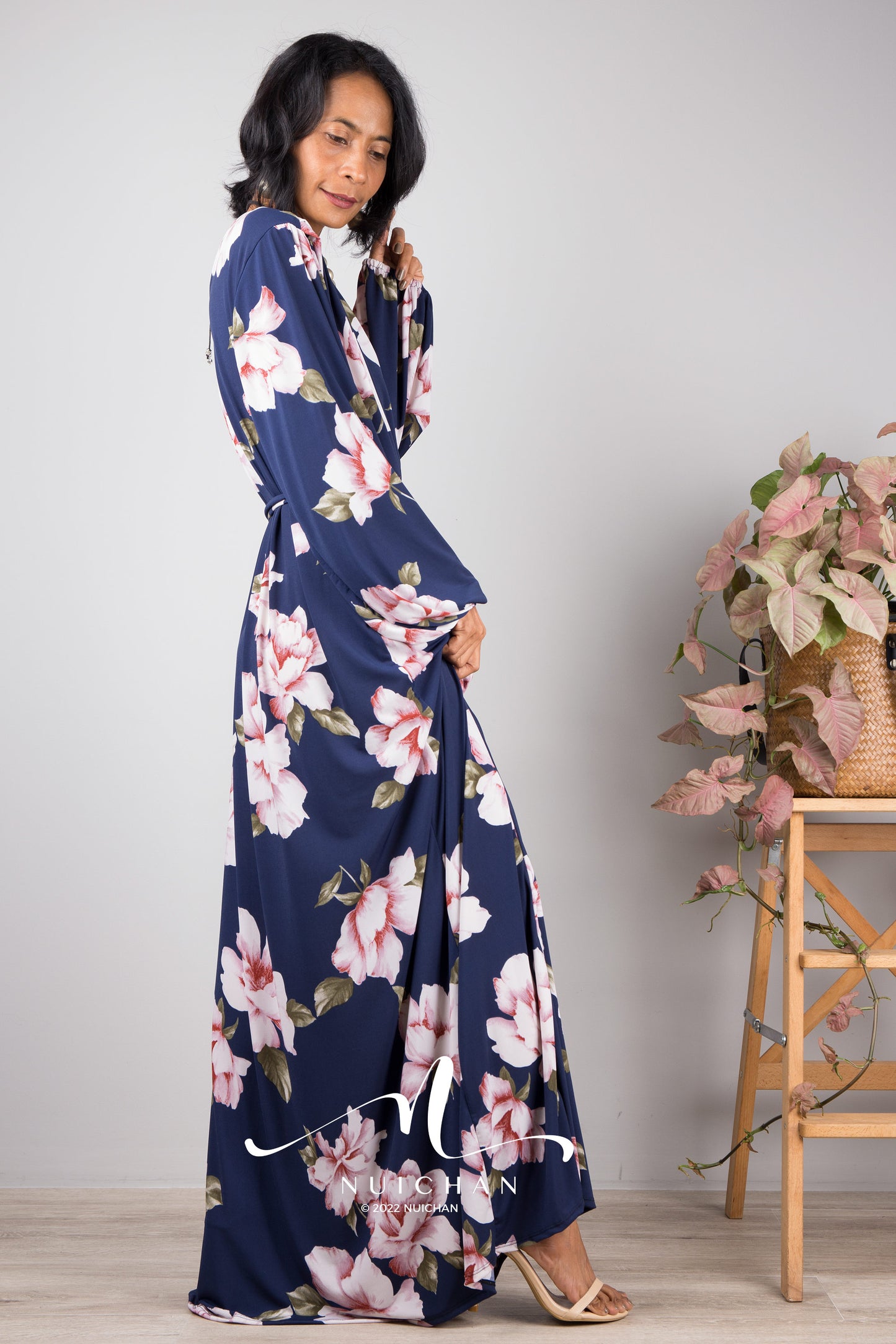 Floral maxi dress with long sleeves