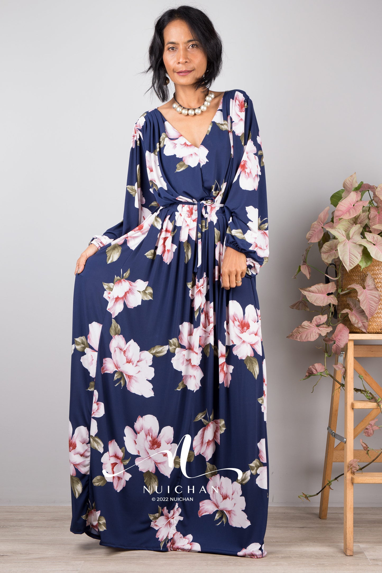 Floral maxi dress with long sleeves