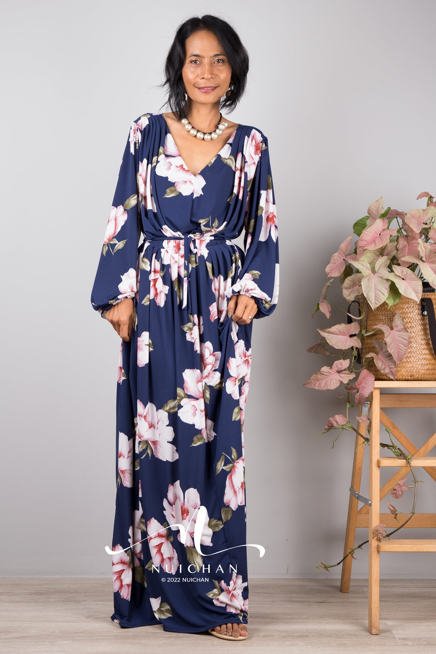 Floral maxi dress with long sleeves