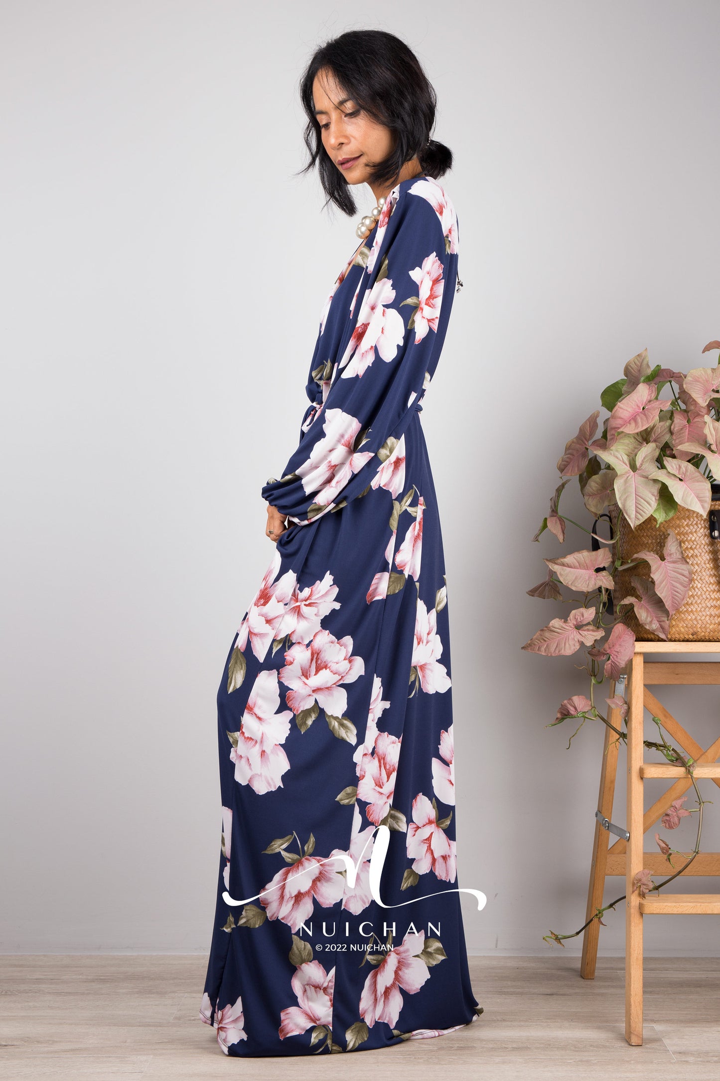 Floral maxi dress with long sleeves