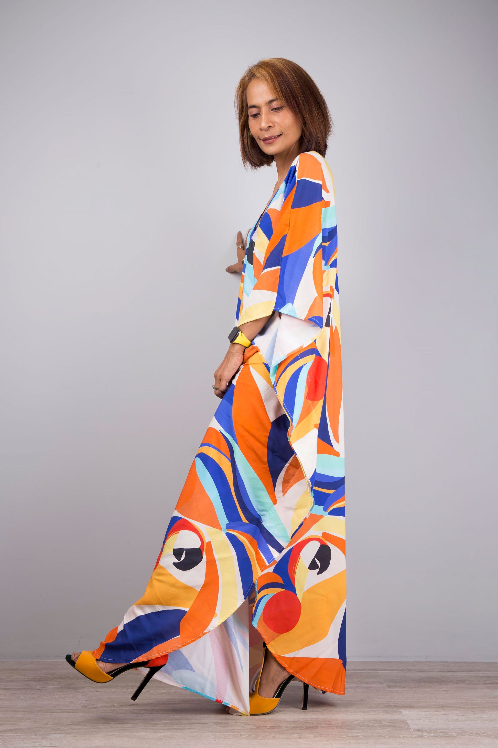 Elegant V-Neck Kaftan Dress with Colorful Design - Spring/Summer Collection