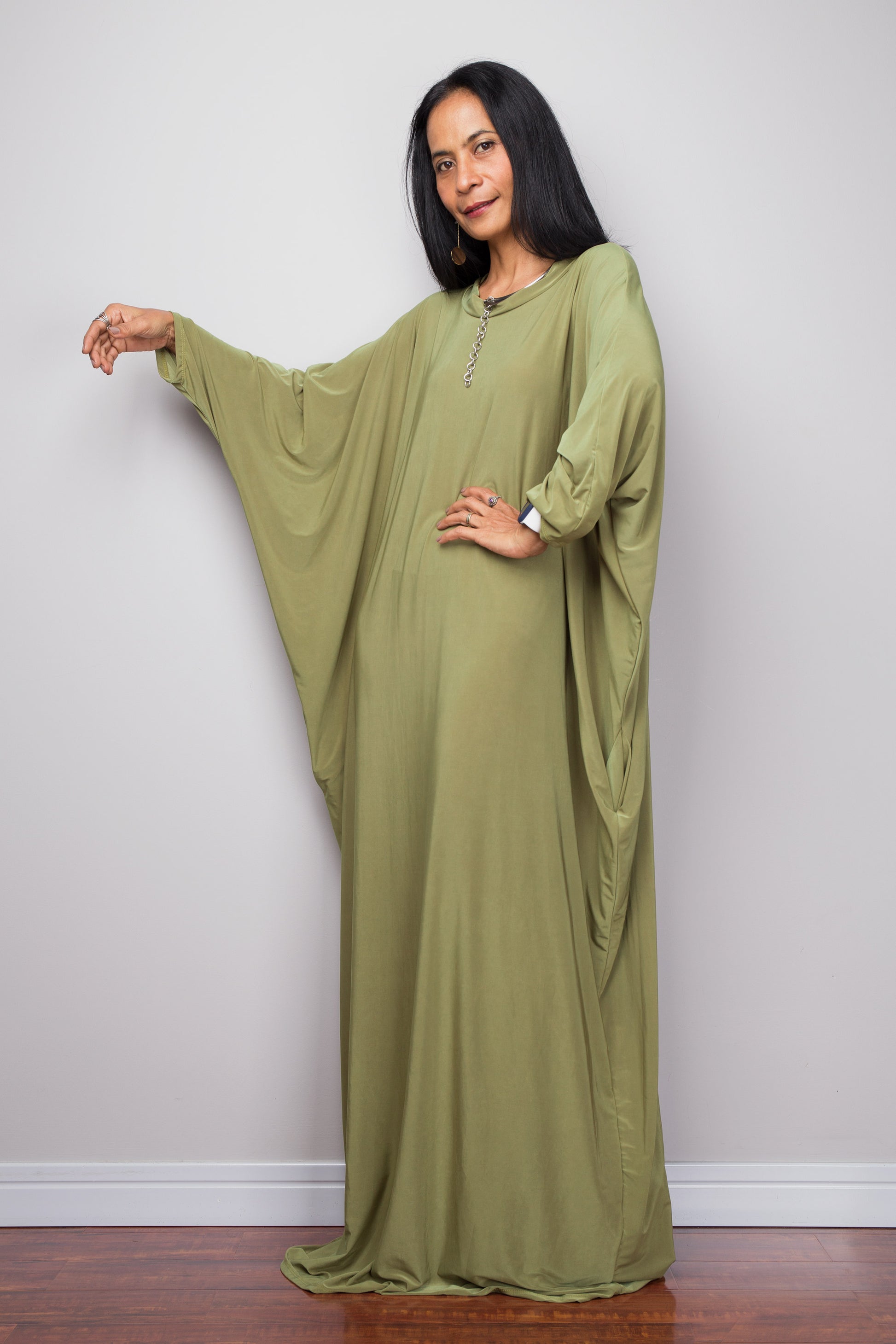 Buy Modest Kaftan dresses online. Muslim evening dress by Nuichan