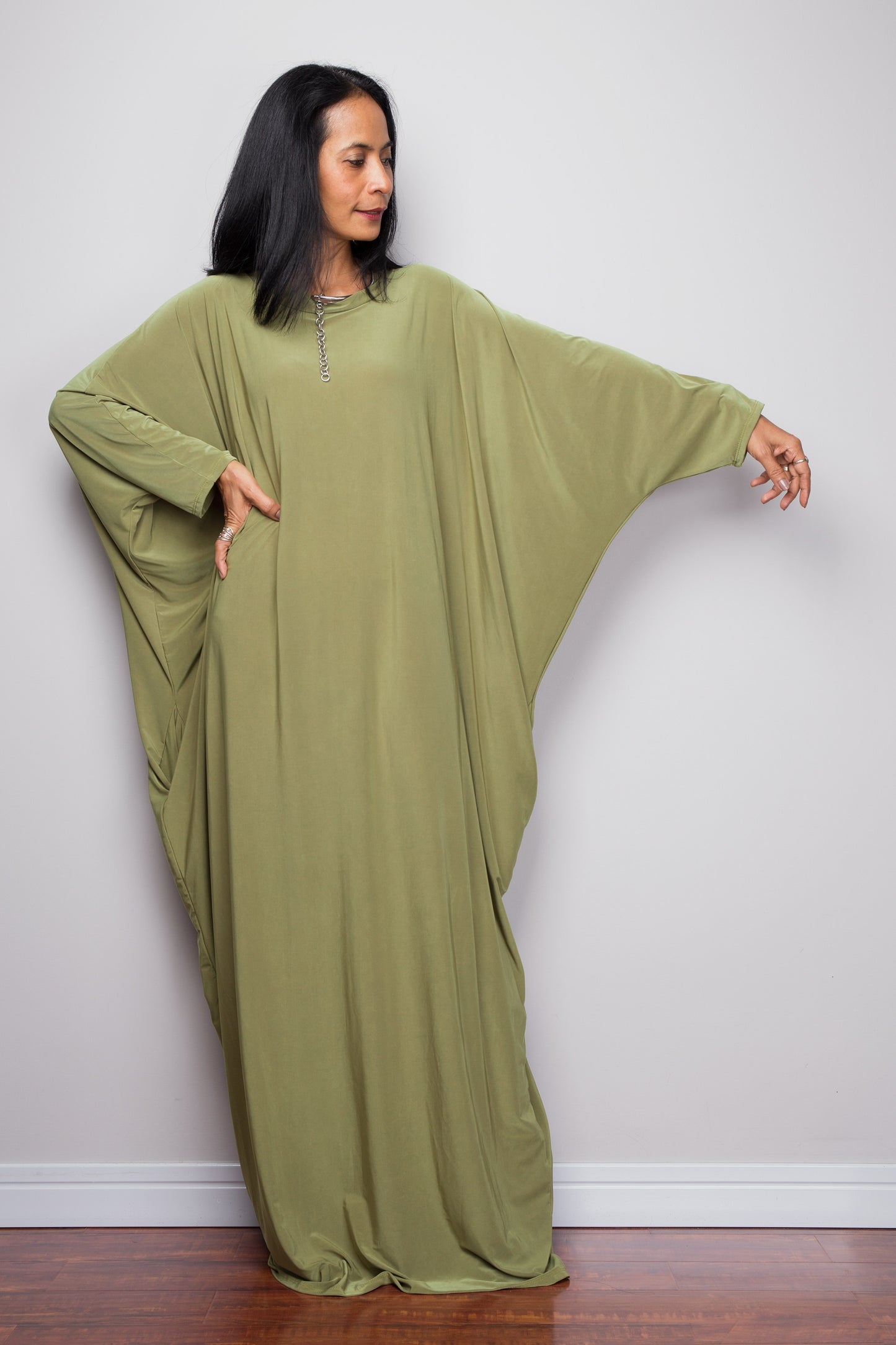 Buy Modest Kaftan dresses online. Muslim evening dress by Nuichan