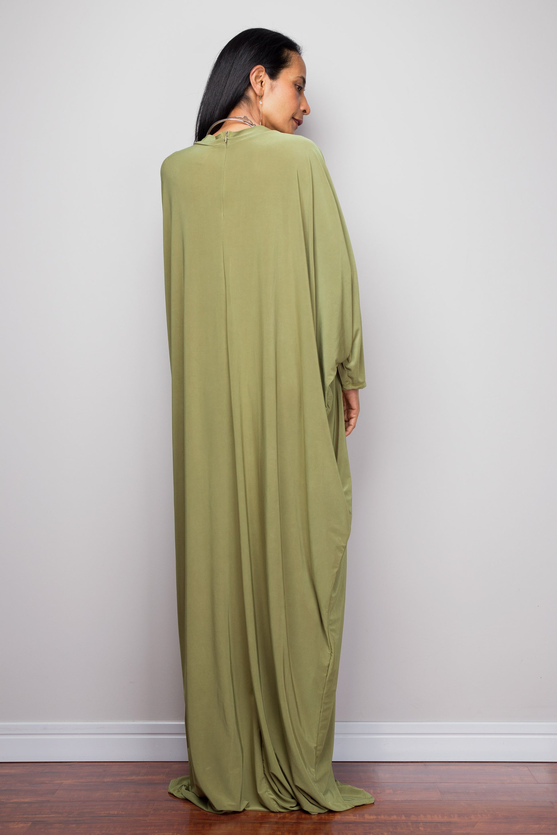 Buy Modest Kaftan dresses online. Muslim evening dress by Nuichan