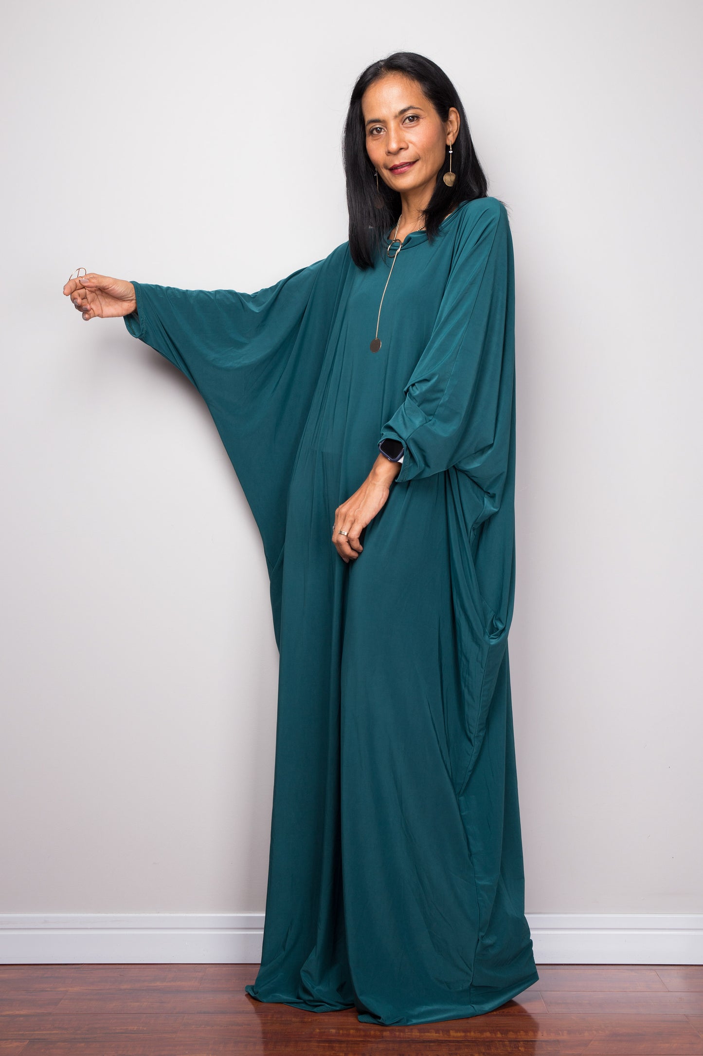 Buy Modest Kaftan dresses online. Muslim evening dress by Nuichan