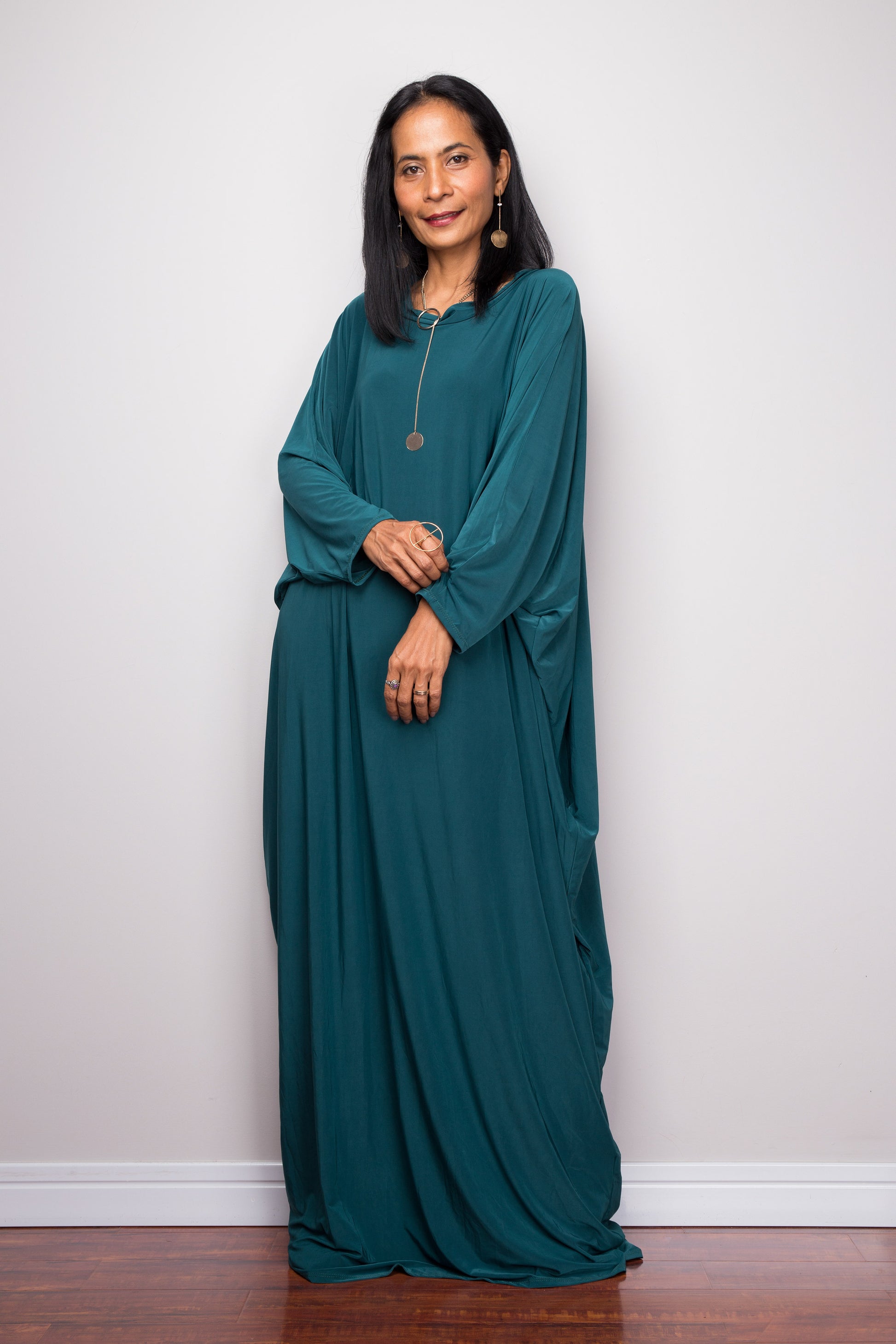 Buy Modest Kaftan dresses online. Muslim evening dress by Nuichan