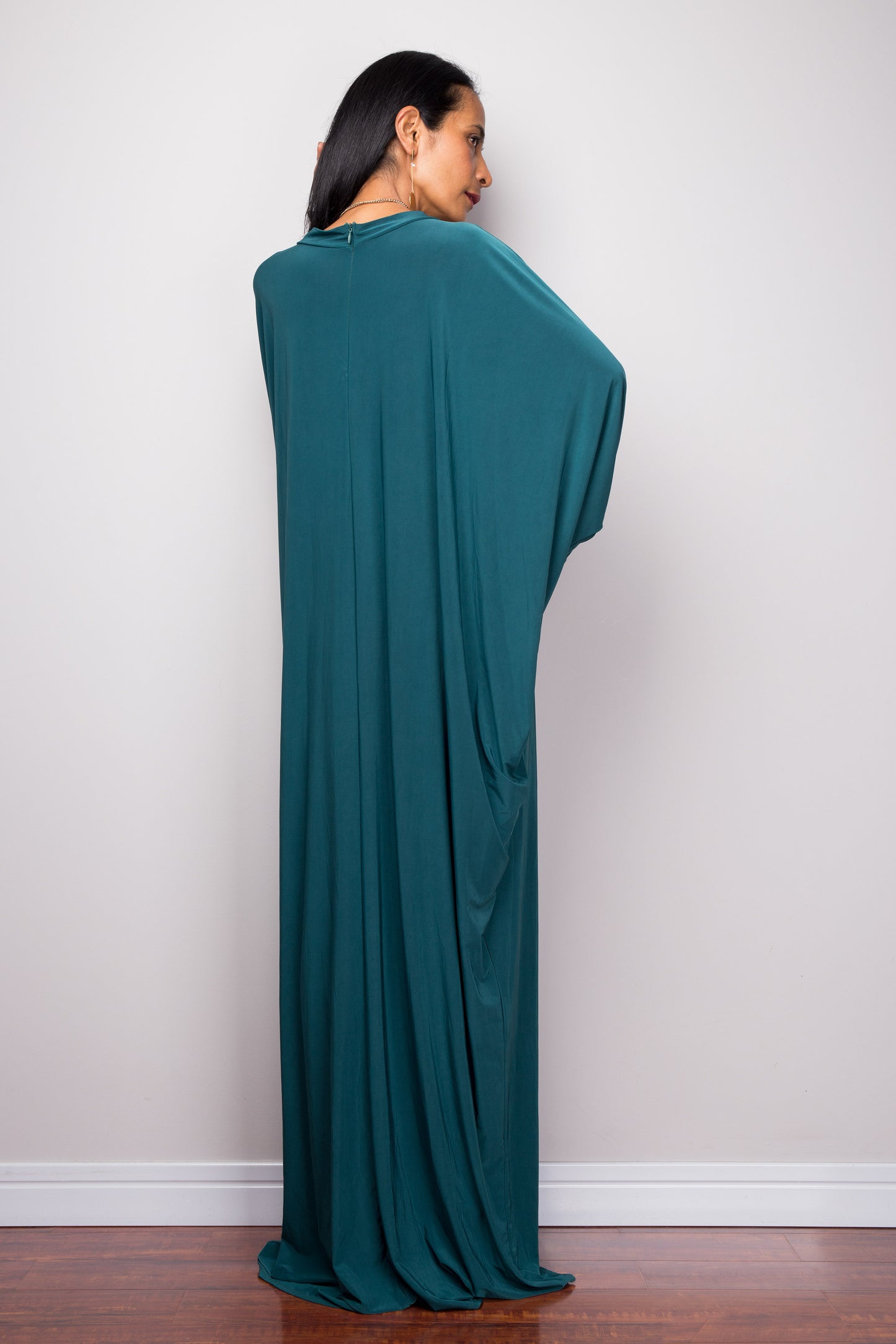 Buy Modest Kaftan dresses online. Muslim evening dress by Nuichan