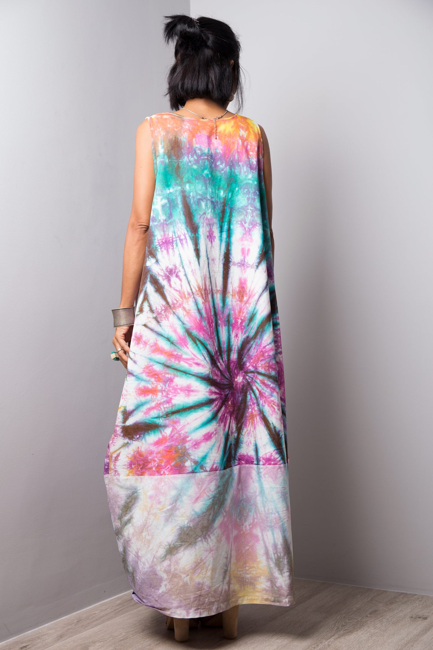 Nuichan Women's sleeveless tie dye dress. Buy hand dyed dresses online