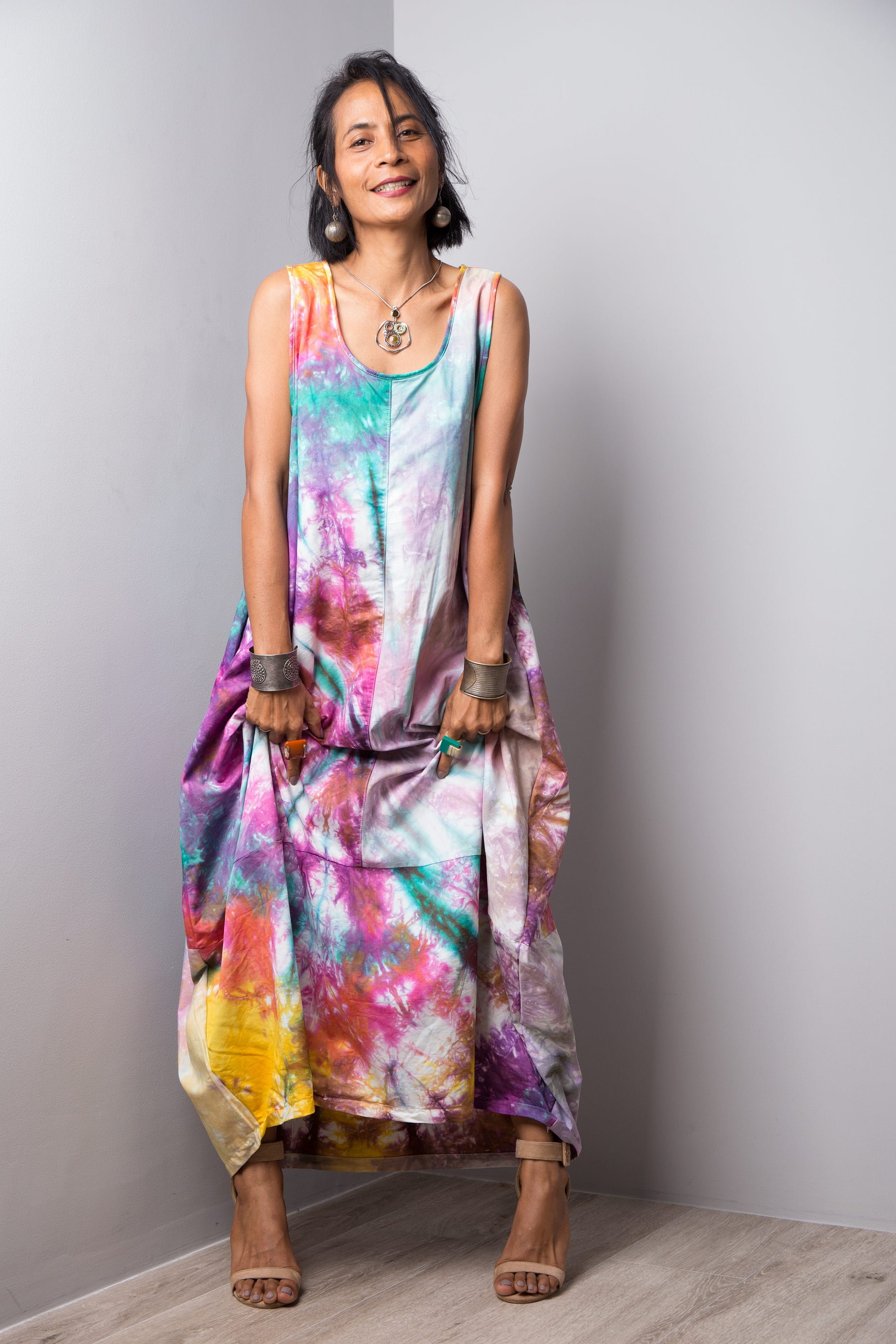 Nuichan Women's sleeveless tie dye dress. Buy hand dyed dresses online