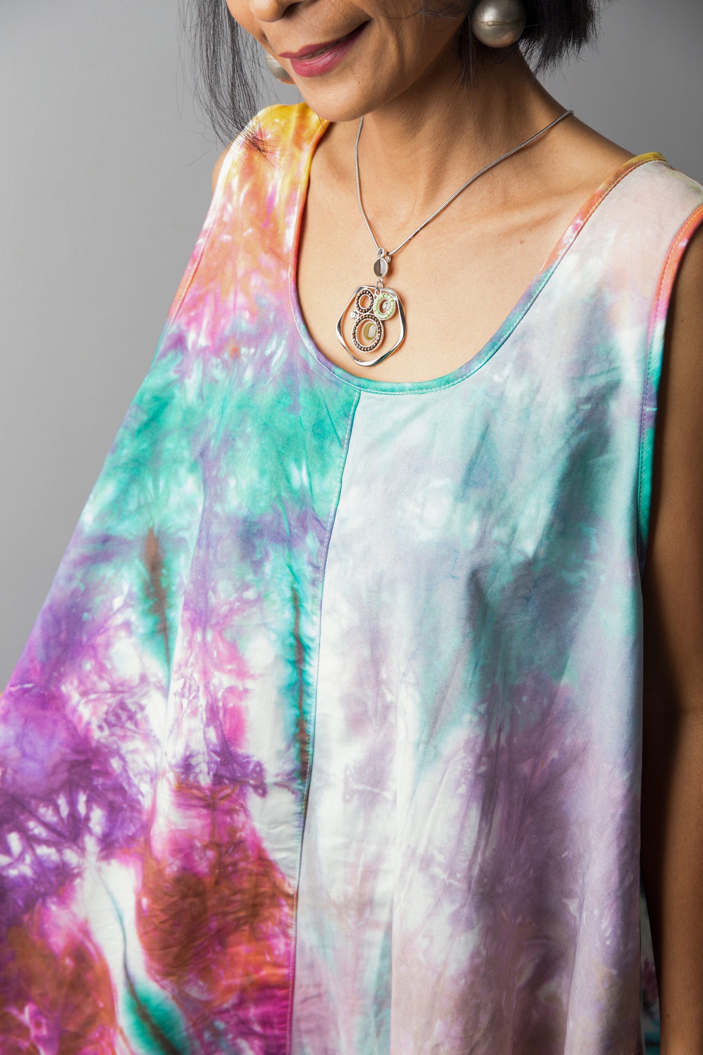 Nuichan Women's sleeveless tie dye dress. Buy hand dyed dresses online