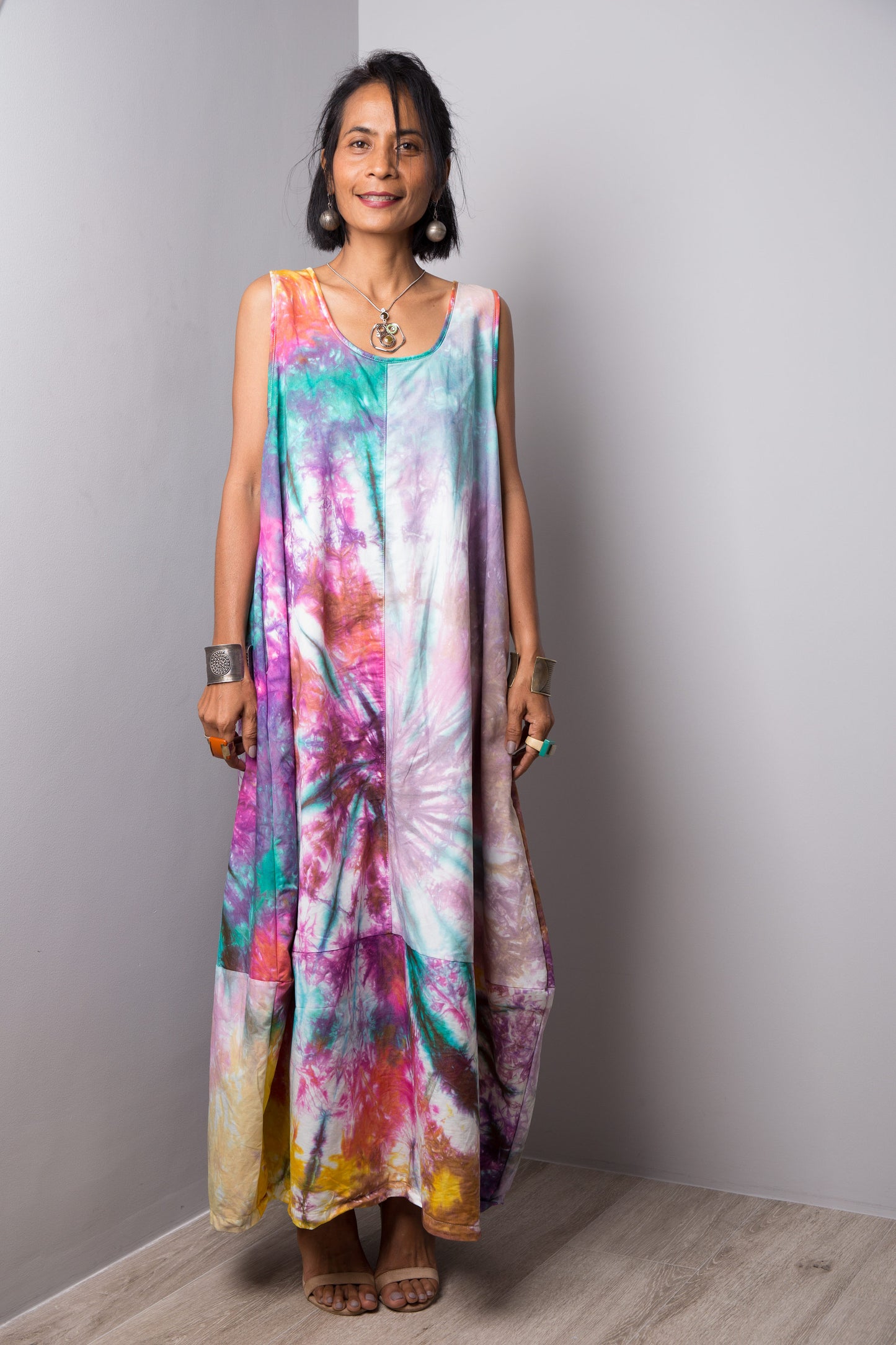 Nuichan Women's sleeveless tie dye dress. Buy hand dyed dresses online