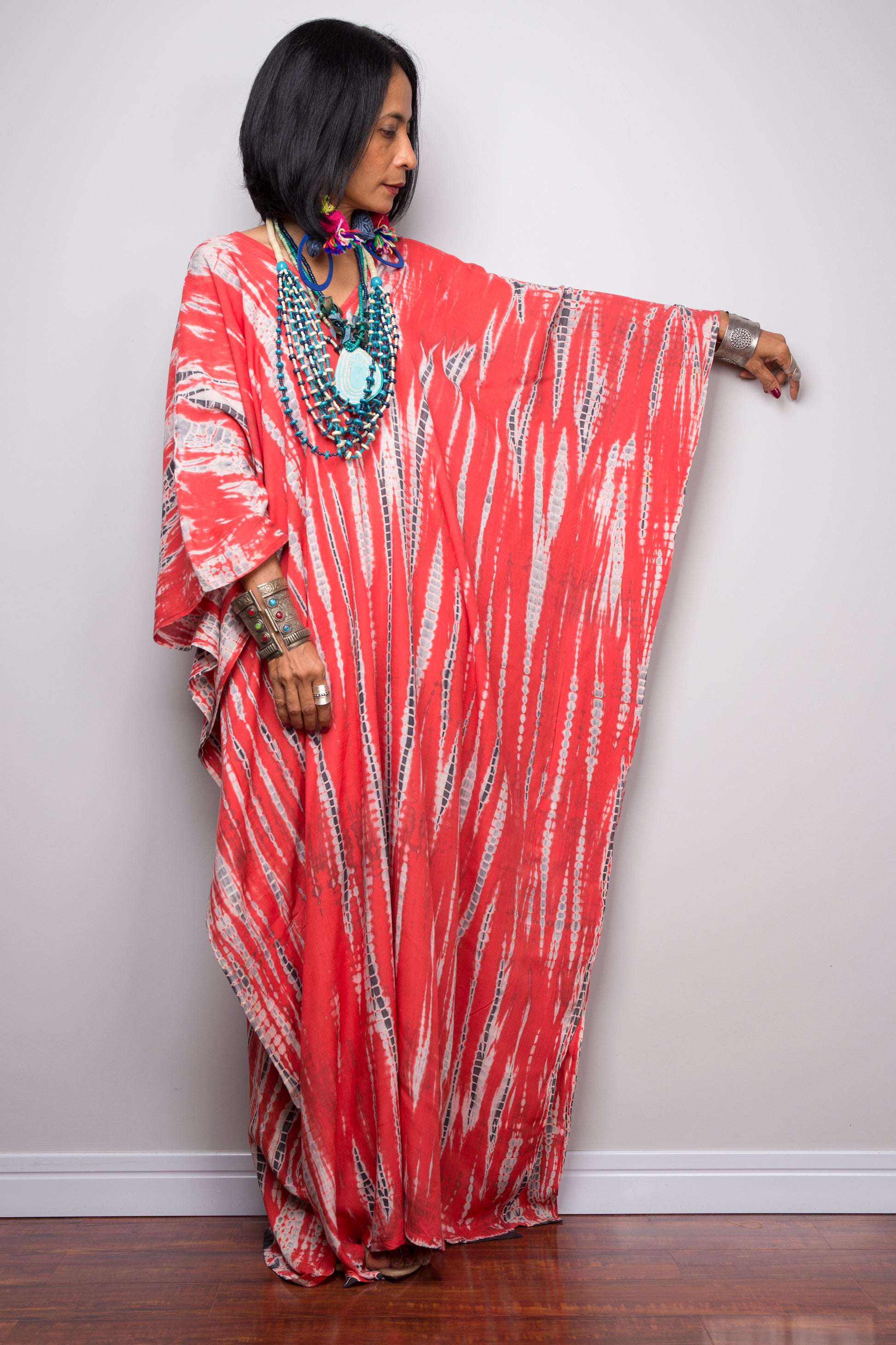 Buy Kaftan dresses online. Red kimono kaftan dress by Nuichan