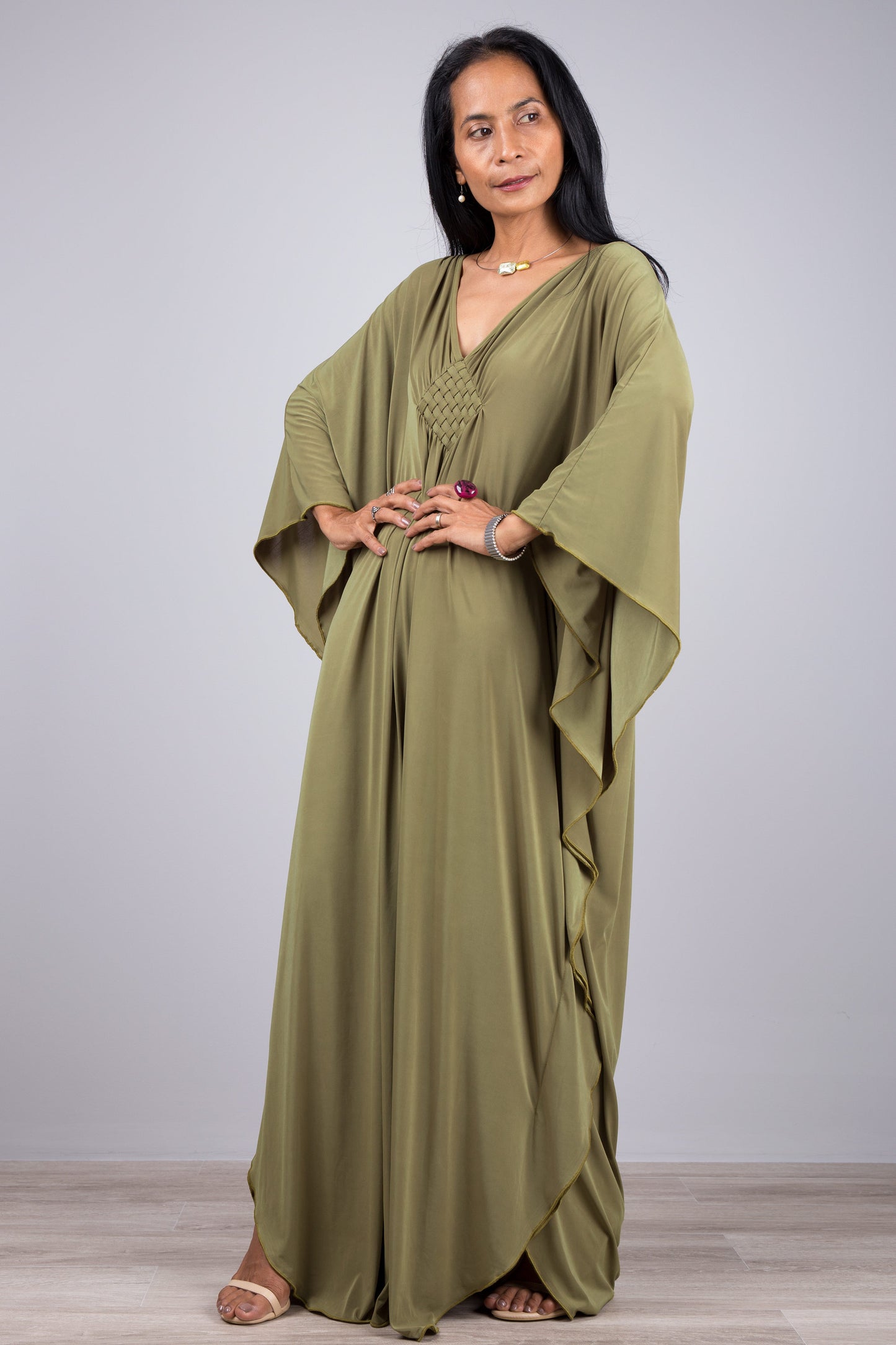 Kaftan dress with v neck. Olive green kimono batwing caftan dress 