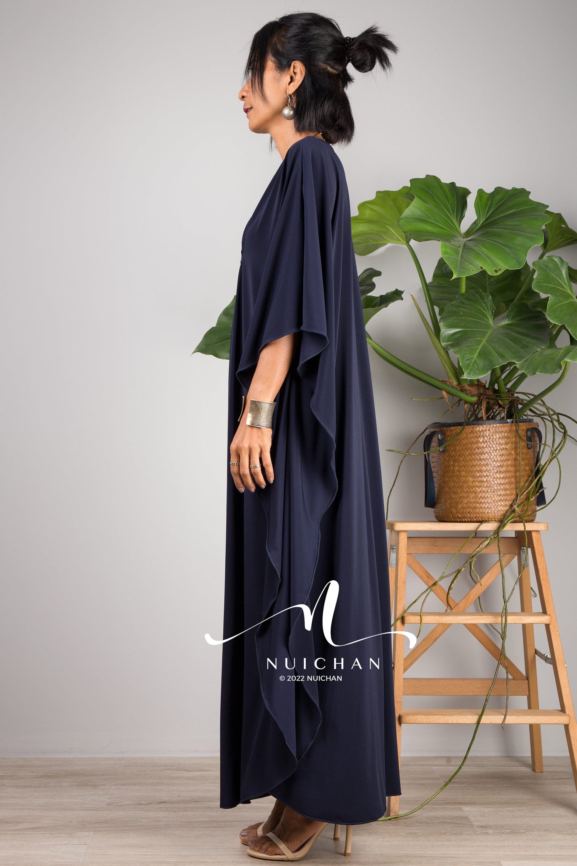 Nuichan women's kaftan dress. Short blue kaftan dress for petite ladies. 