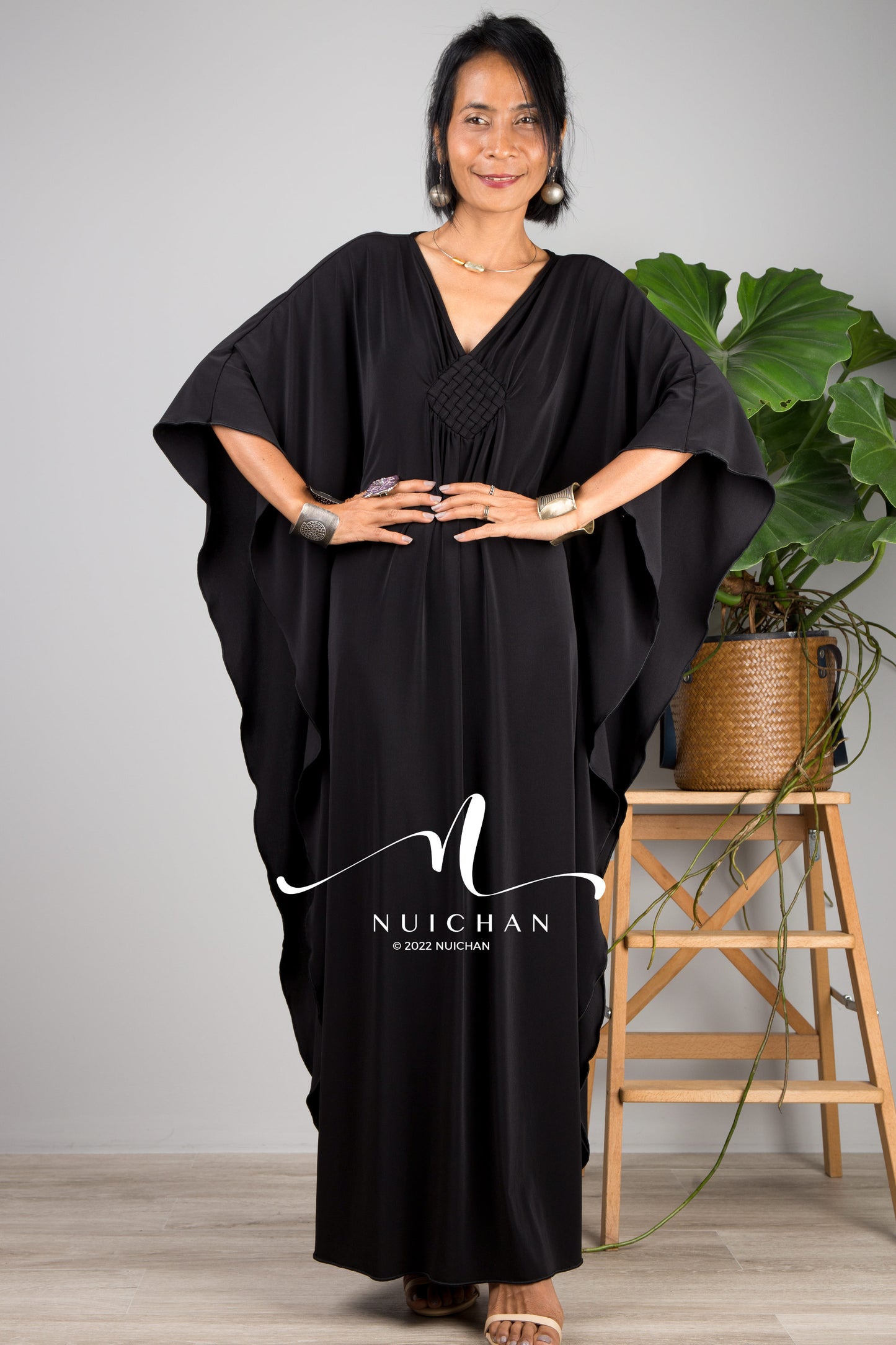 Nuichan women's black kaftan dress. Short kaftan dress for petite ladies. 