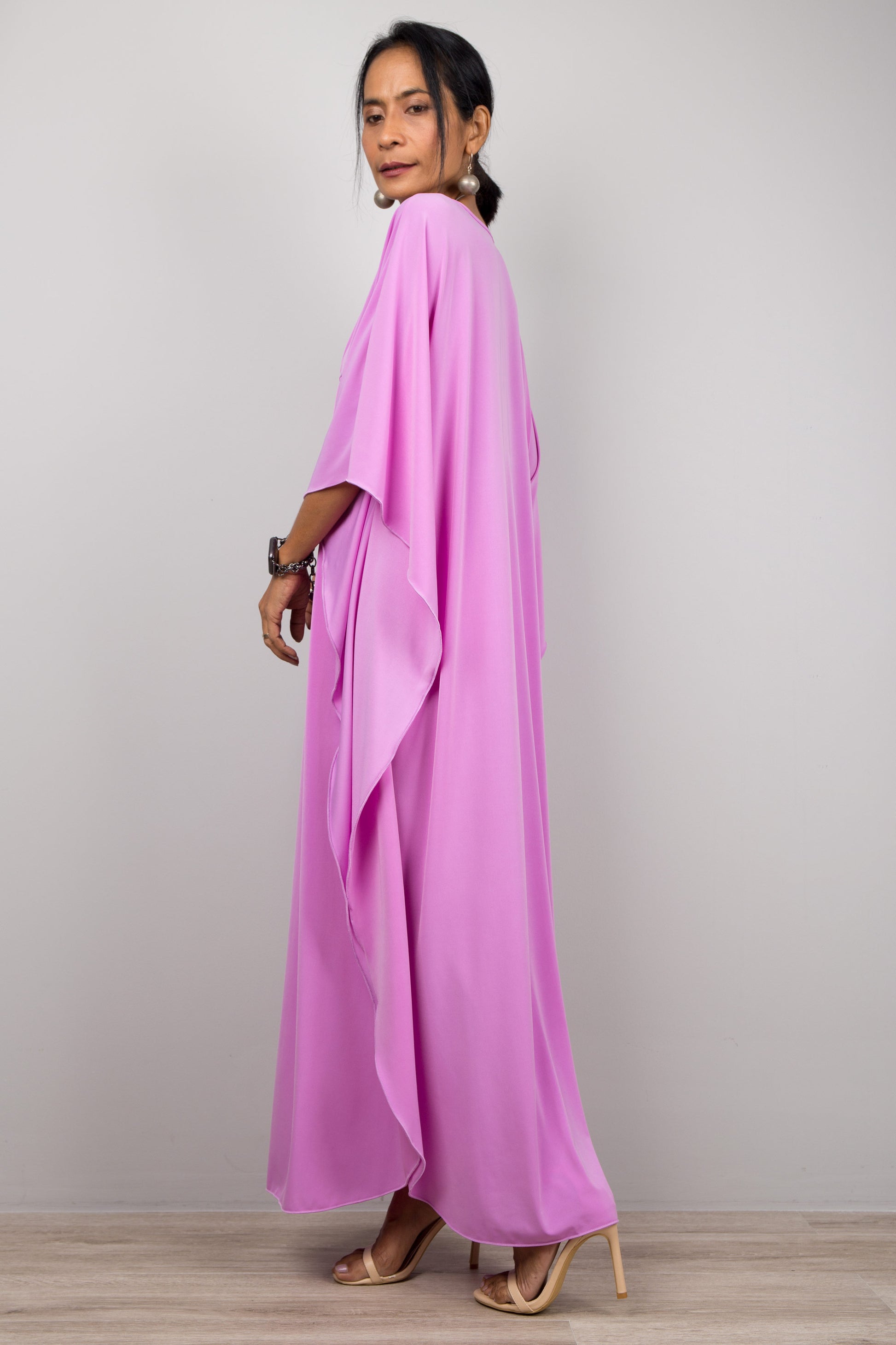 Pink purple kaftan dress by Nuichan for petite women.  Small caftan with v neck