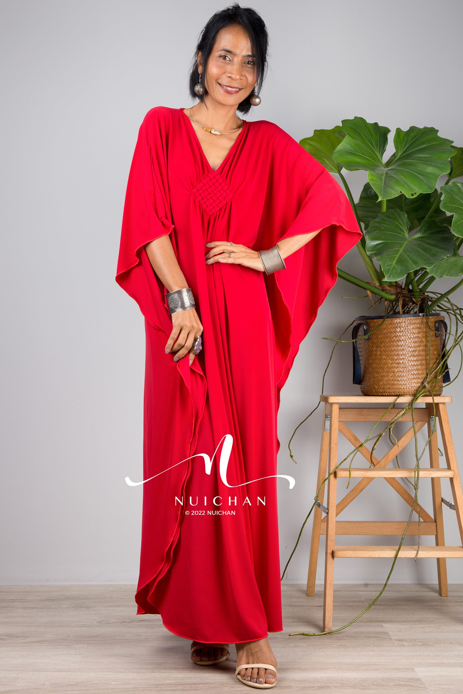 Bright red kaftan for petite women. Small Kaftan dresses online. Red kimono petite kaftan dress by Nuichan