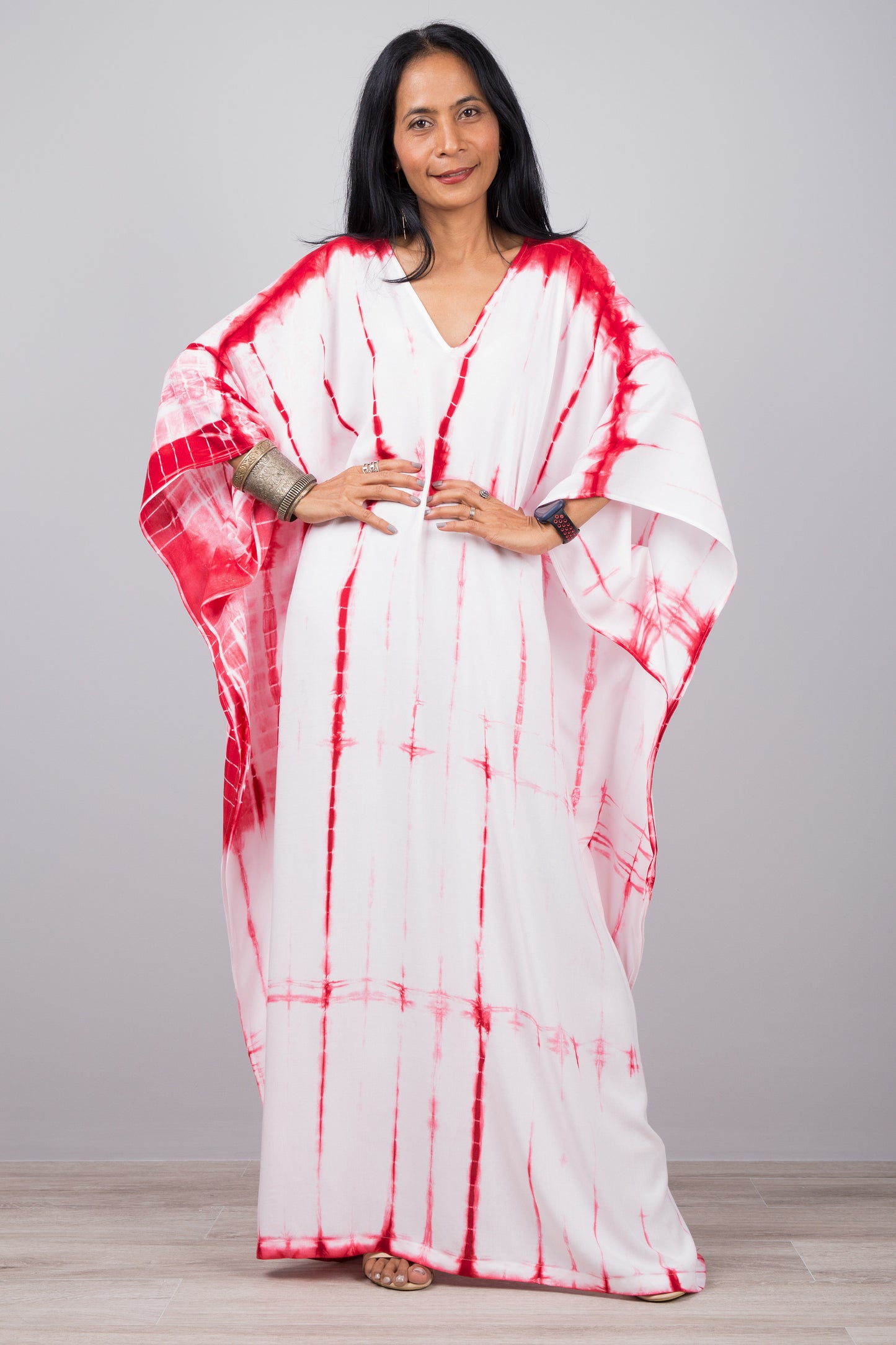 White and red tie dye kaftan with v neck and loose fitted sleeves